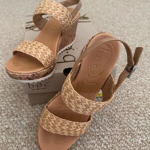 b.o.c. Women's Tan Wedge Sandals (sz 8)